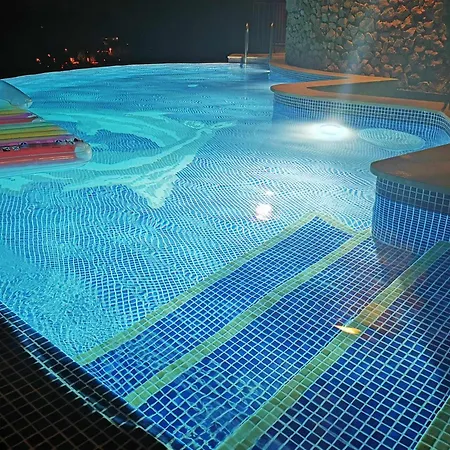 Torre Con Piscina, Barbacoa, Wifi. *