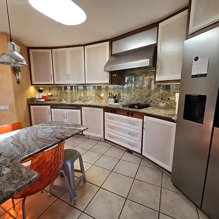 Torre Con Piscina, Barbacoa, Wifi. Chalet *